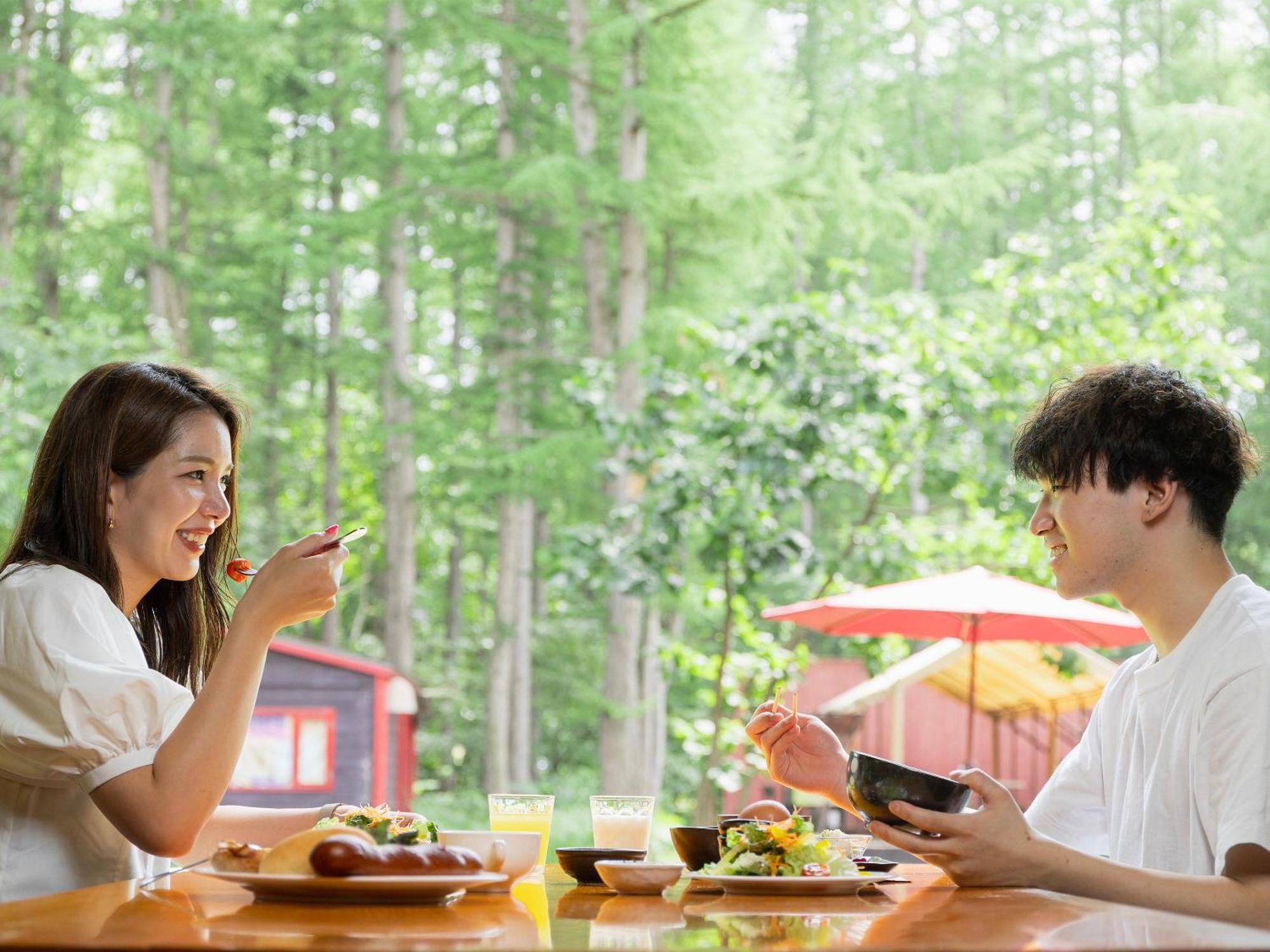 Tokachi Nakasatsunai Glamping Resort Feriendorf Esterno foto